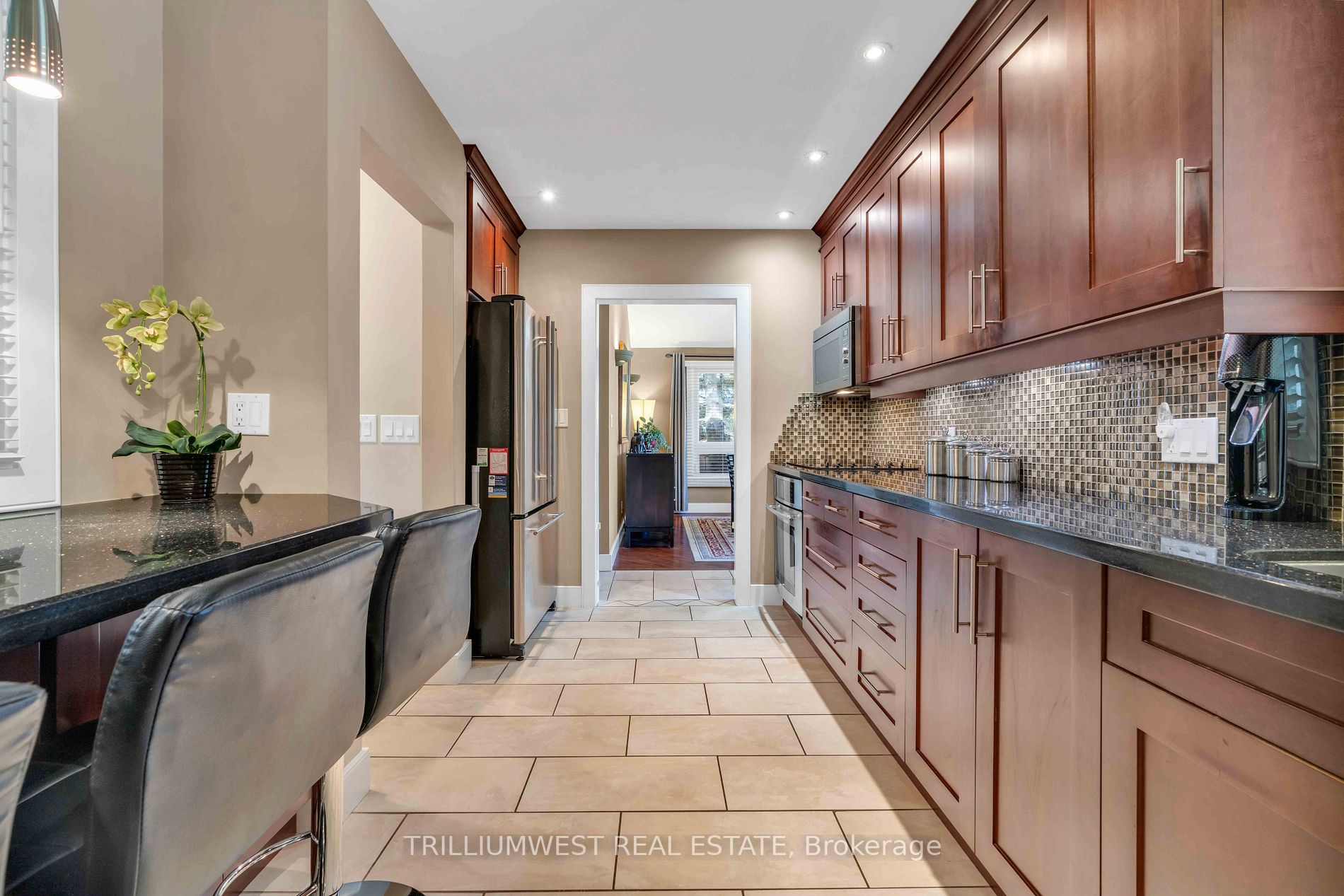 30 Hostein Dr