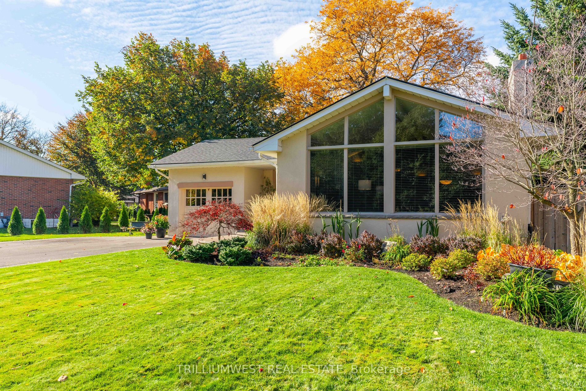30 Hostein Dr