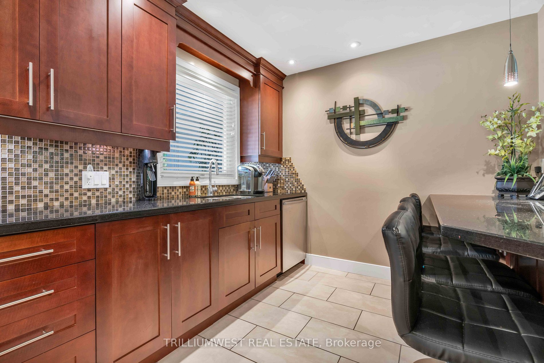 30 Hostein Dr