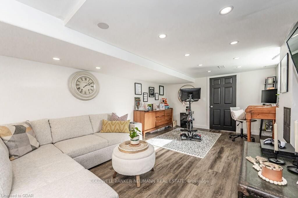 70 Freeman Avenue