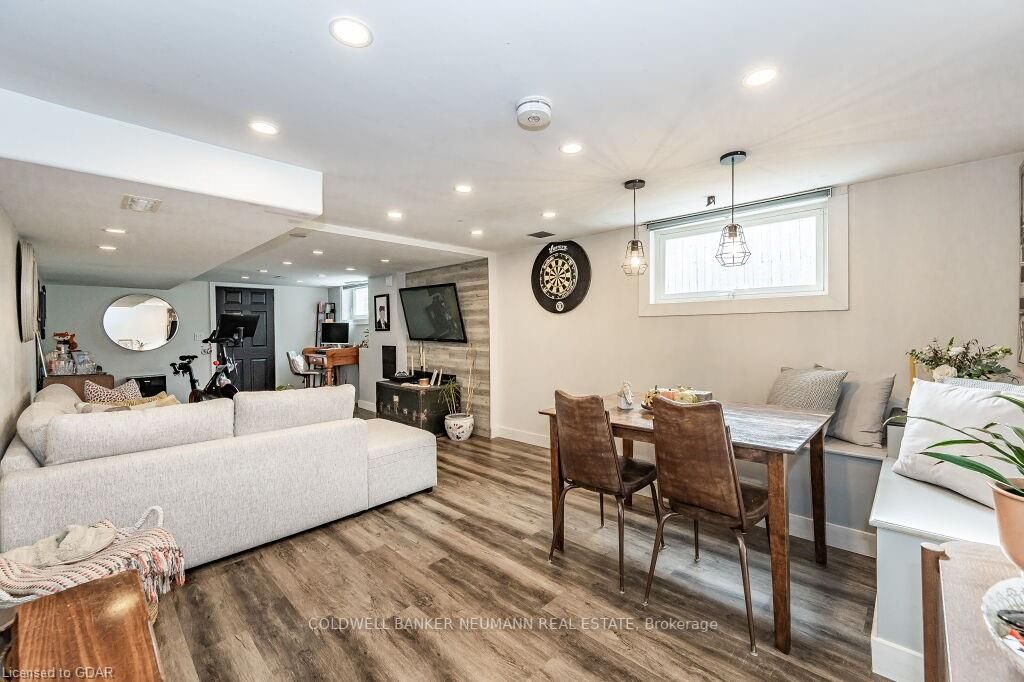 70 Freeman Avenue