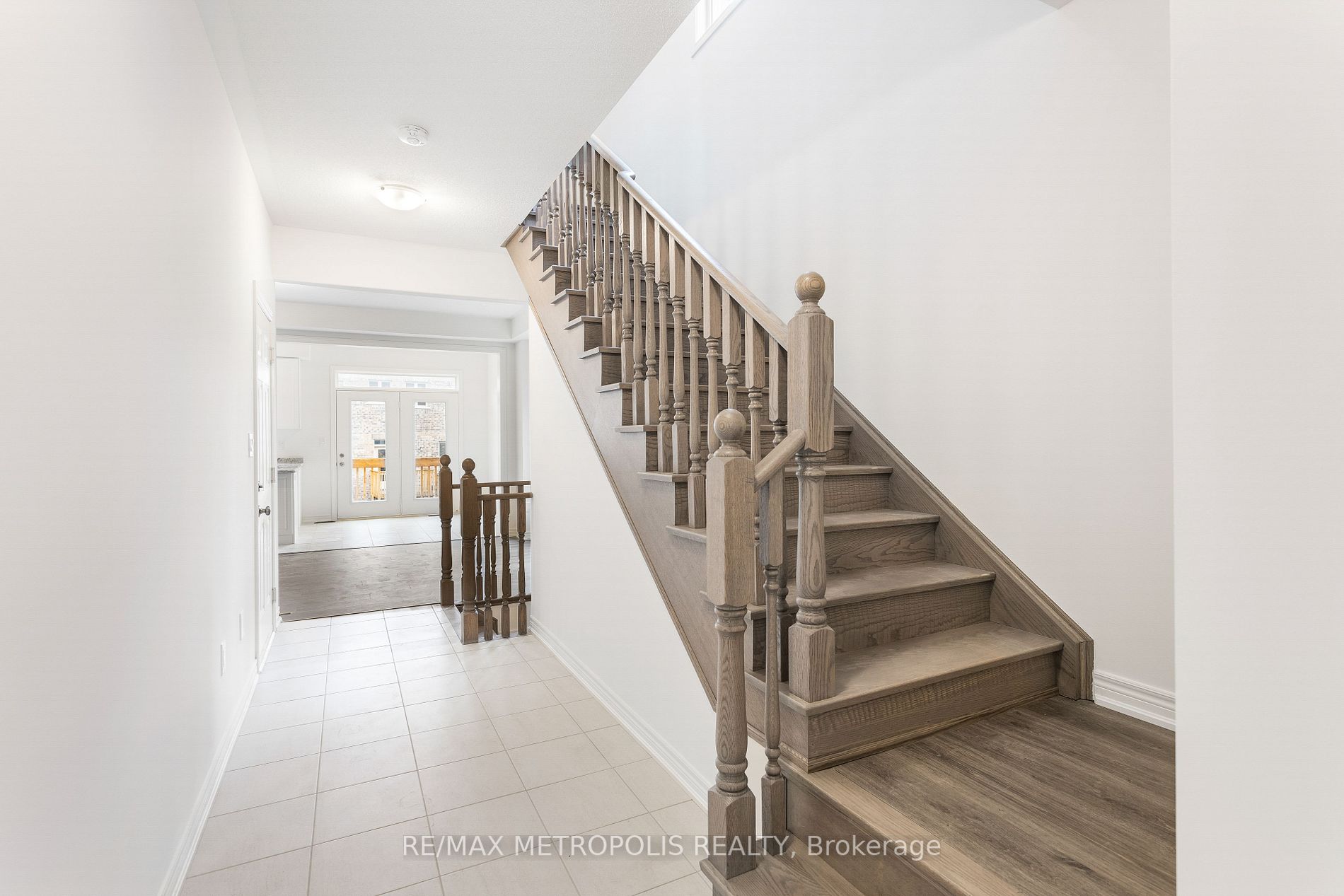 26 Silver Meadow Gdns