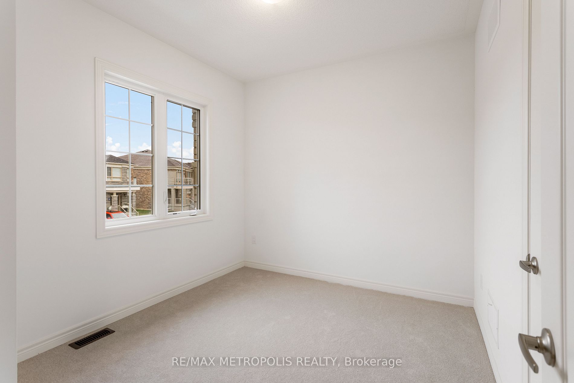 26 Silver Meadow Gdns