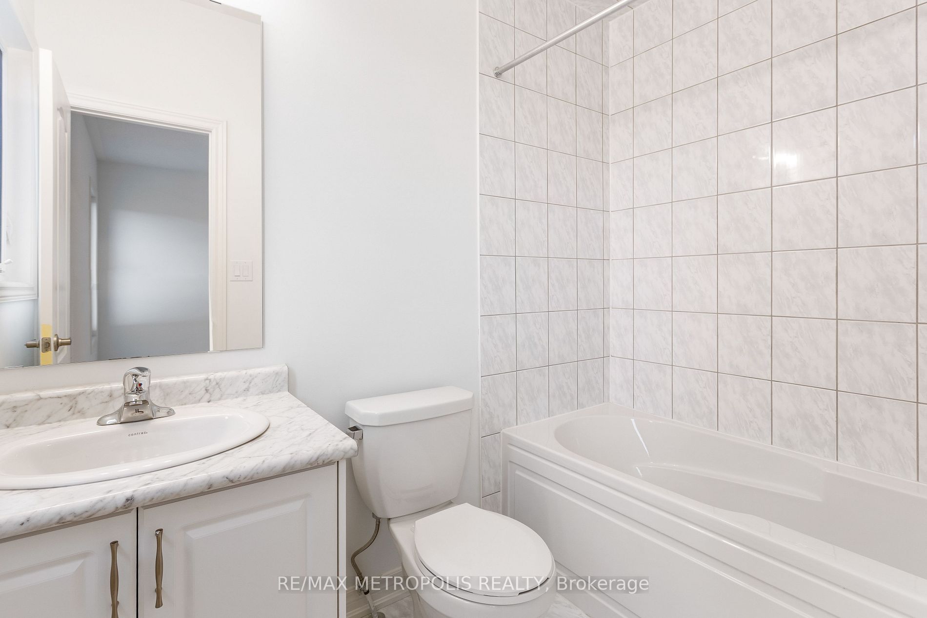 26 Silver Meadow Gdns