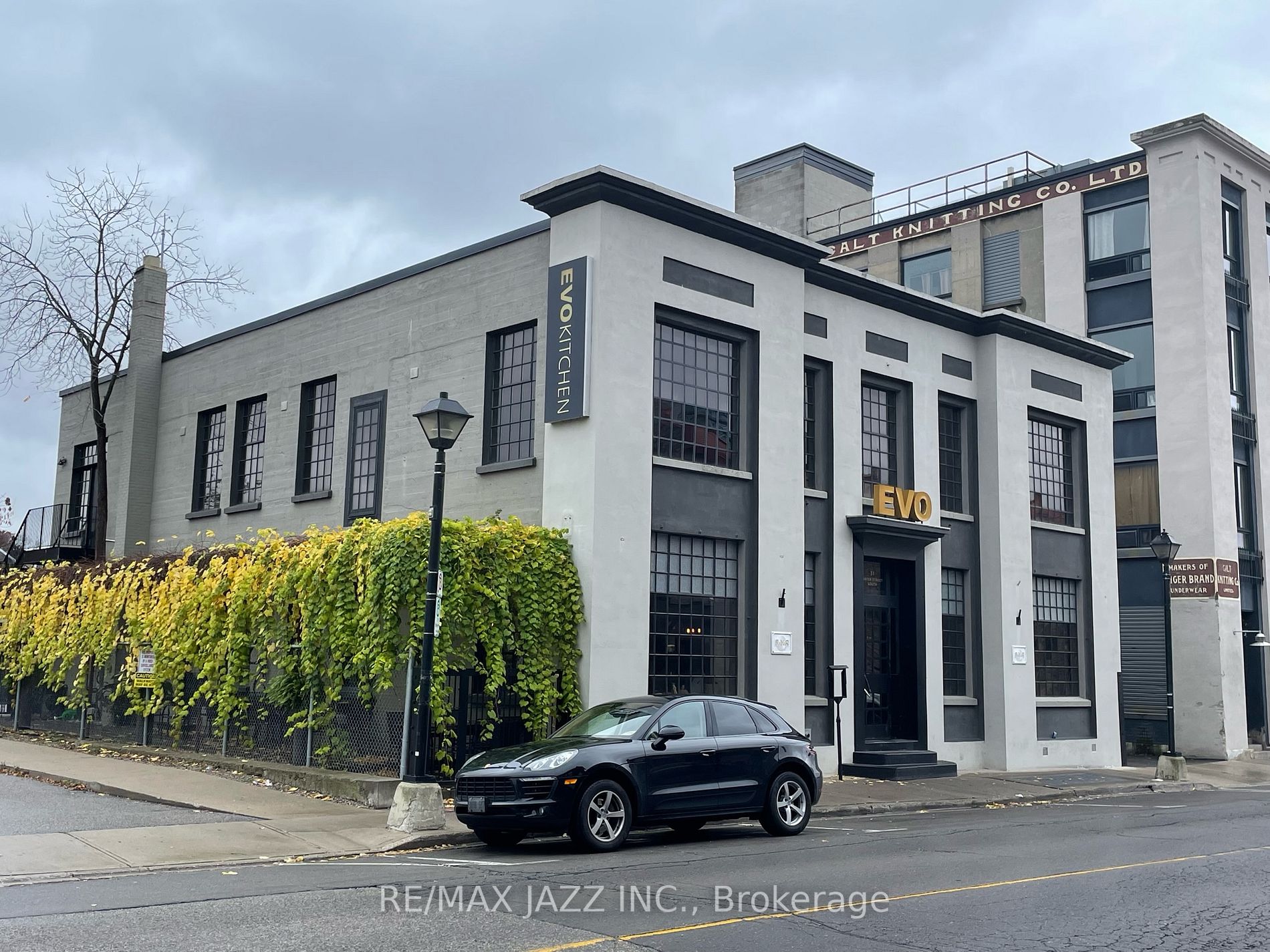 31 Water St S