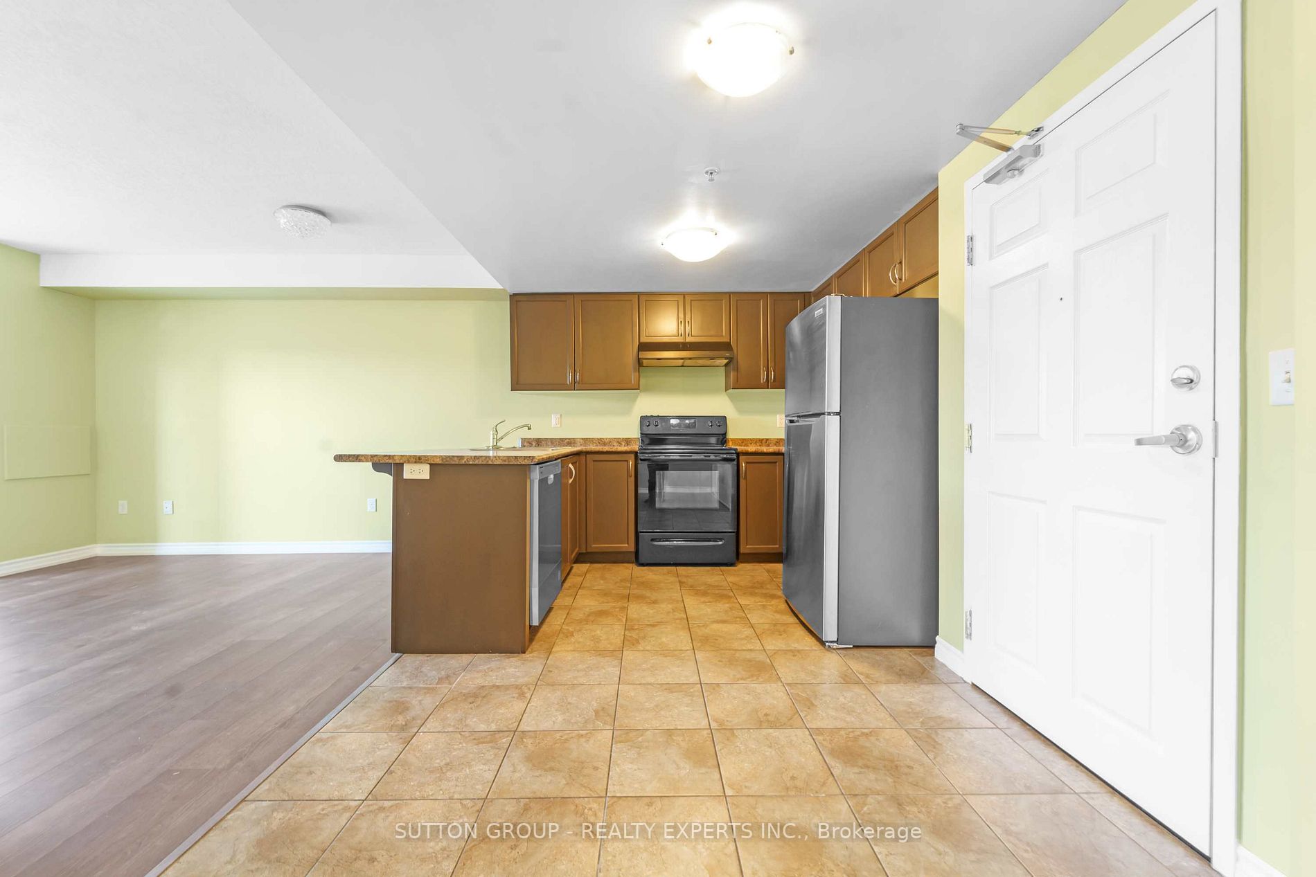67 Kingsbury Square E, #209