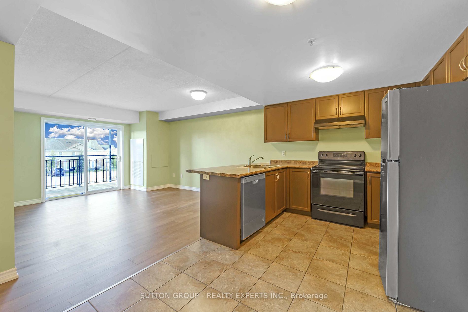 67 Kingsbury Square E, #209
