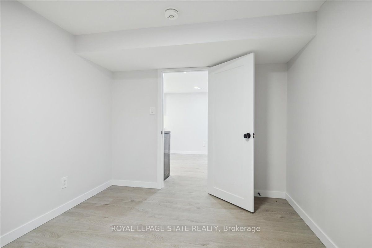14 Pembroke Ave, #Lower