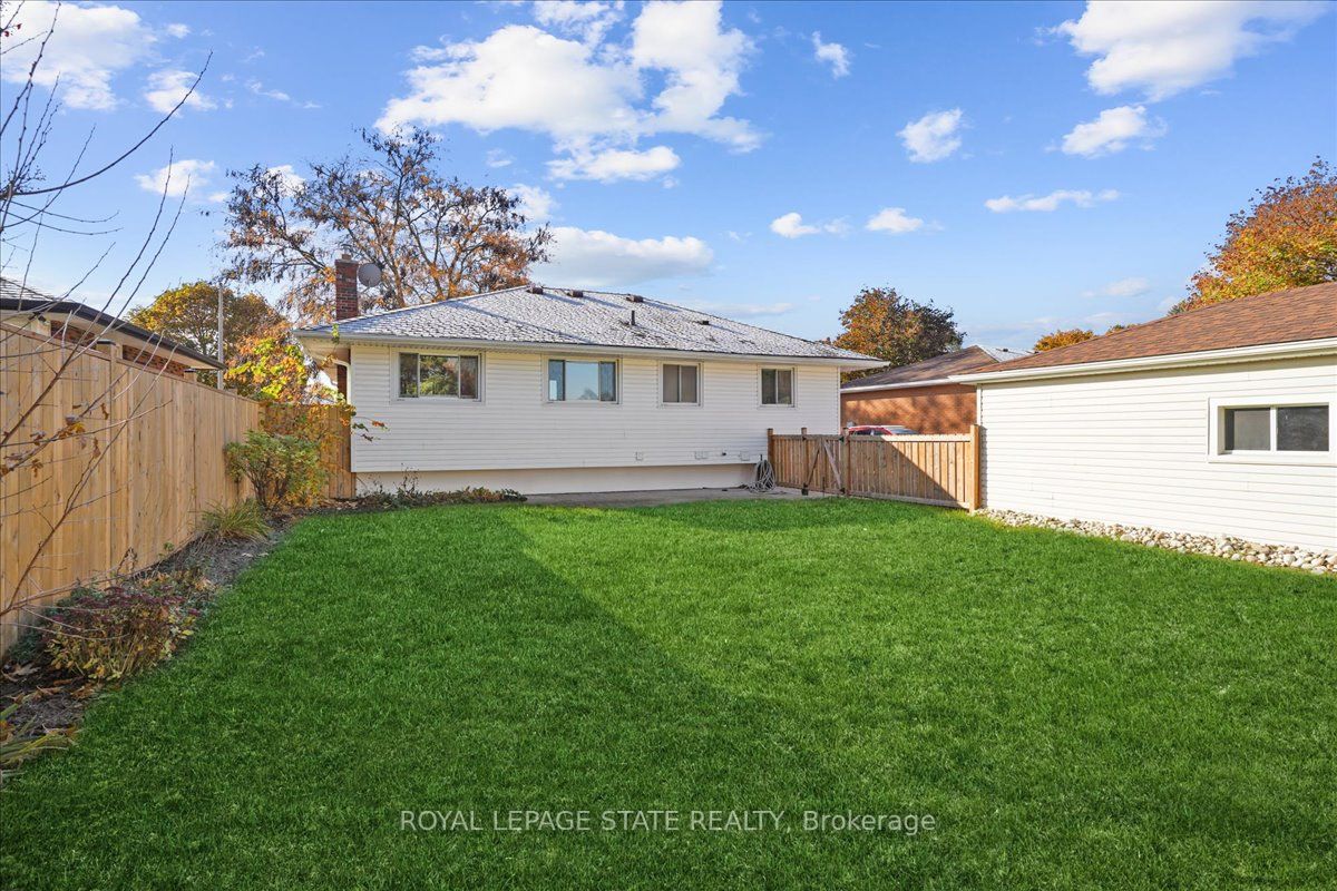 14 Pembroke Ave, #Lower