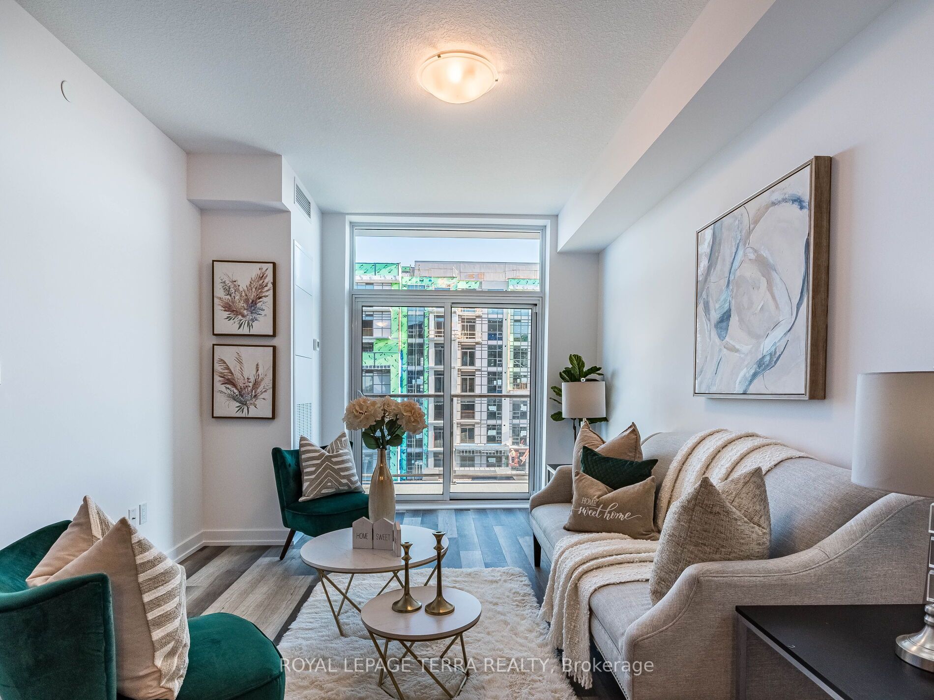 460 Dundas St, #906