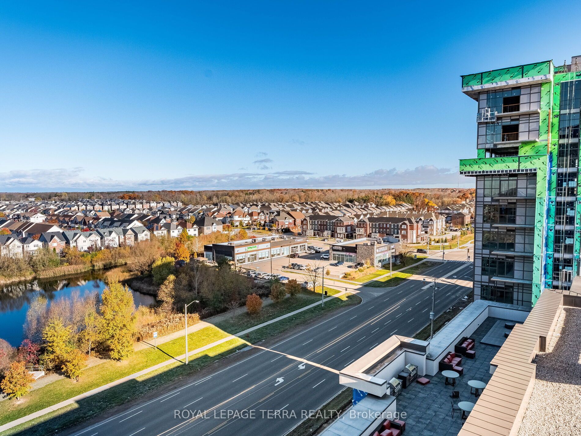 460 Dundas St, #906
