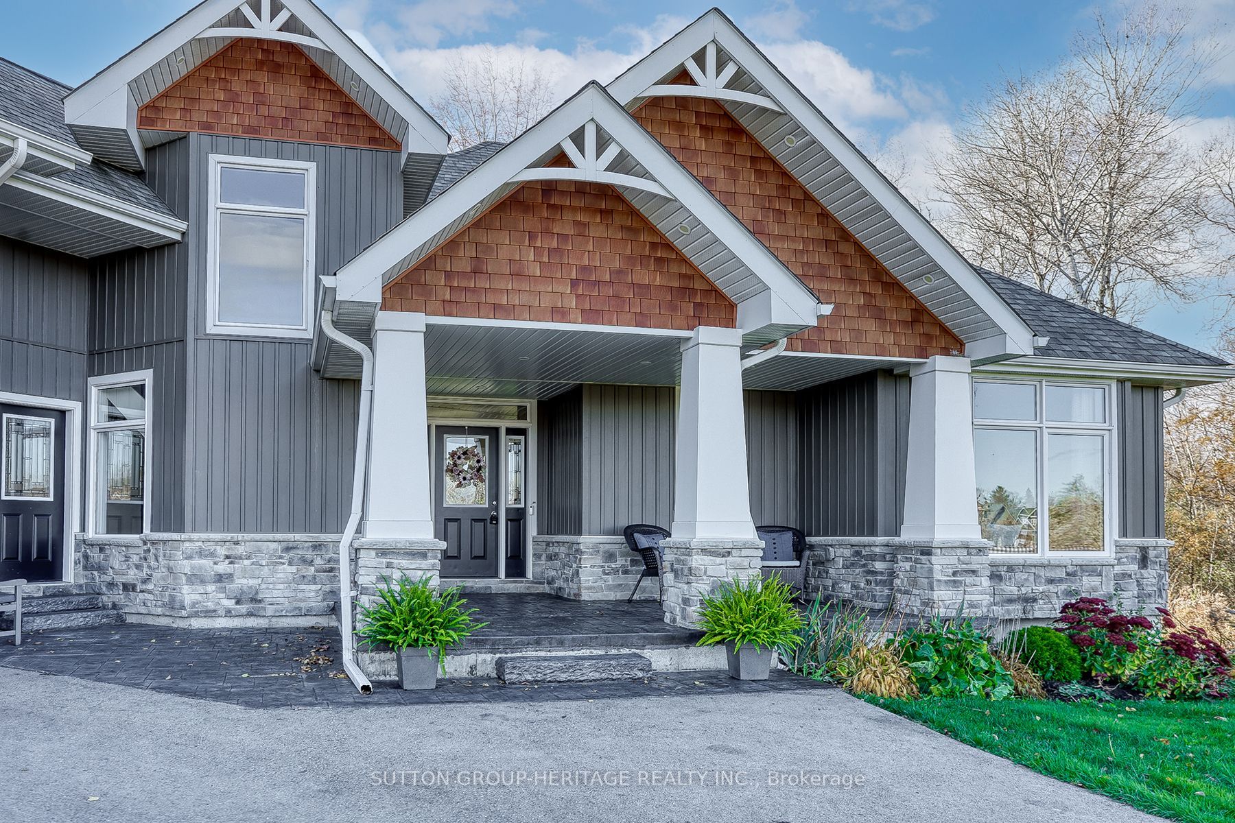 38 Westlake Crt