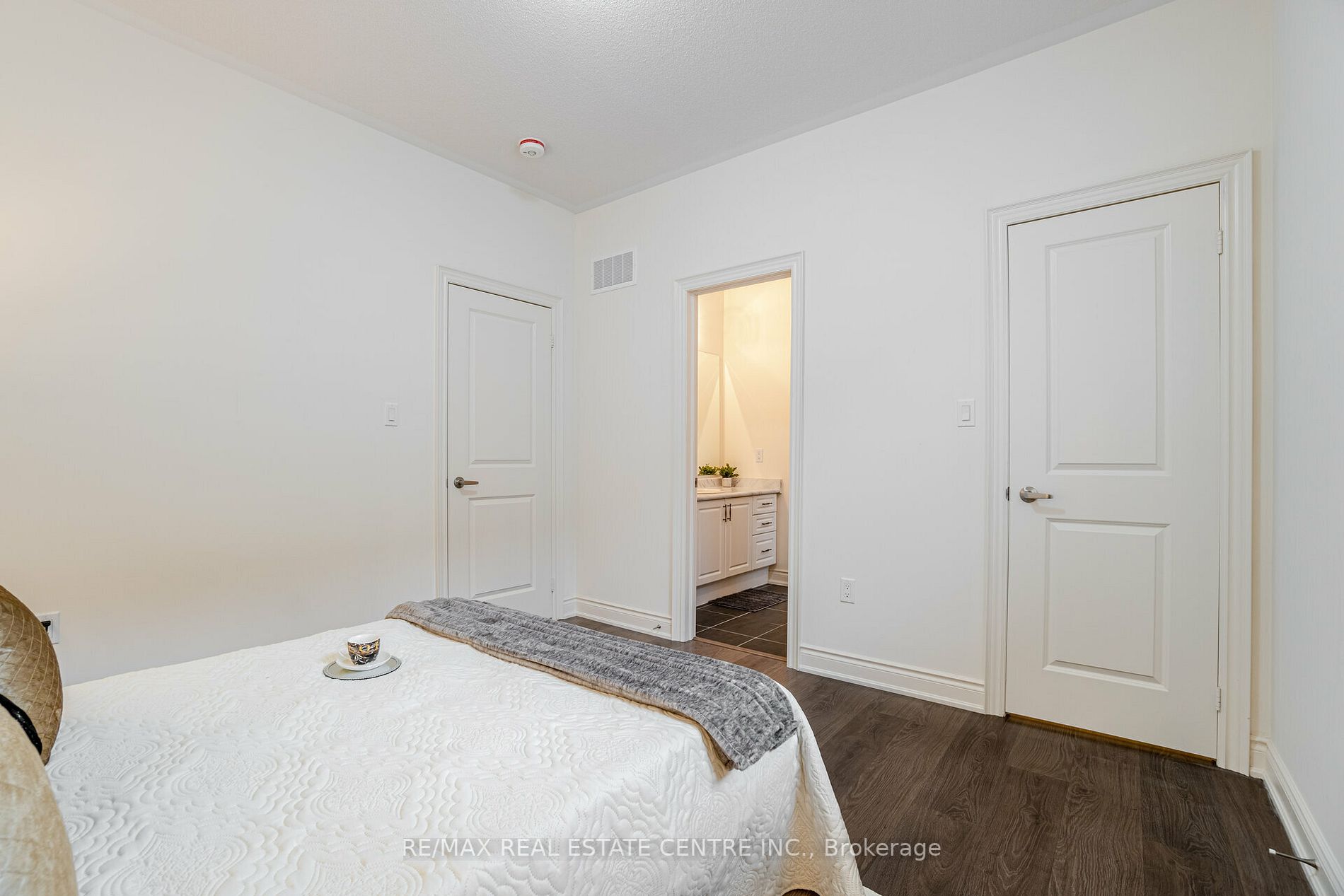 36 Sealey Ave
