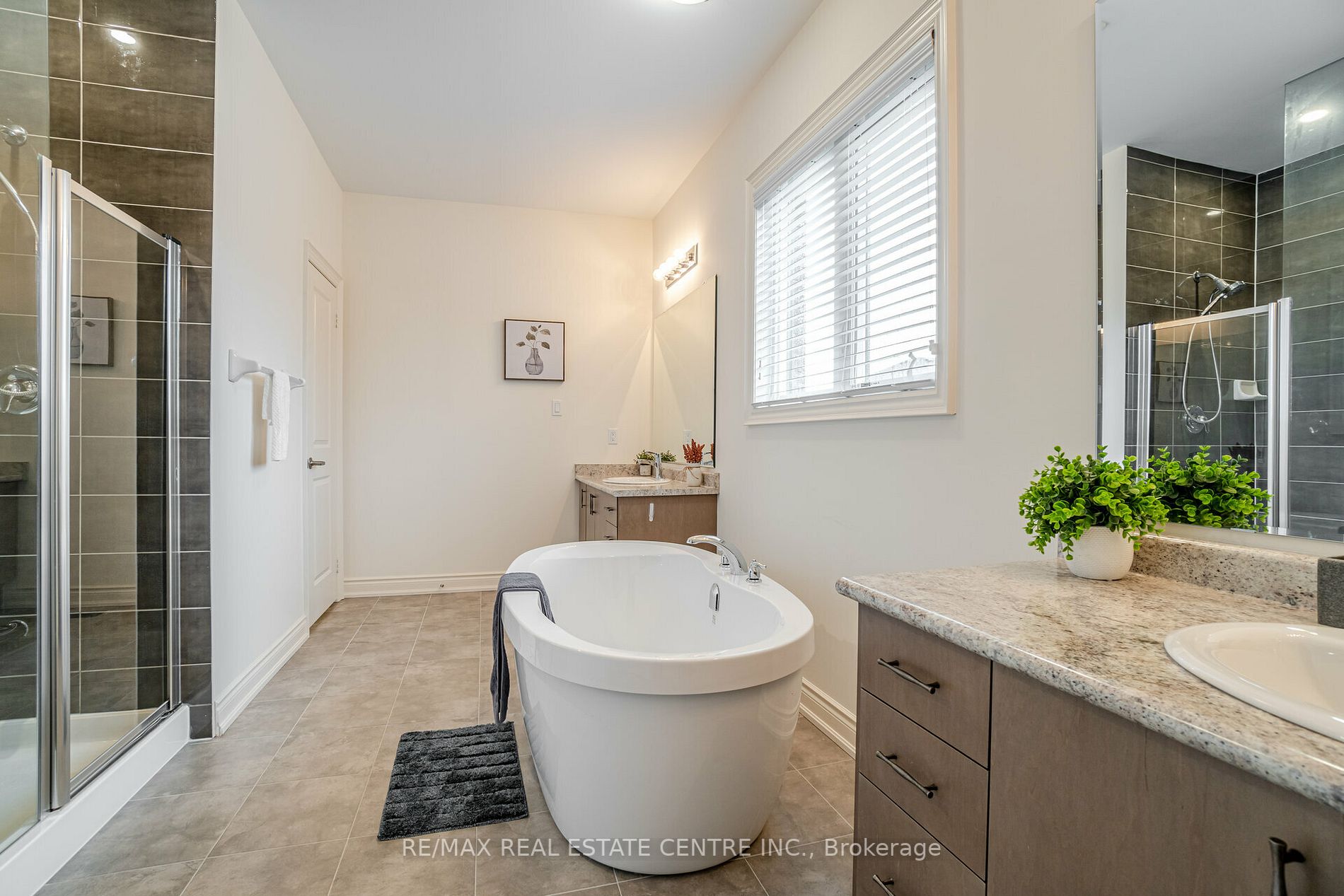 36 Sealey Ave