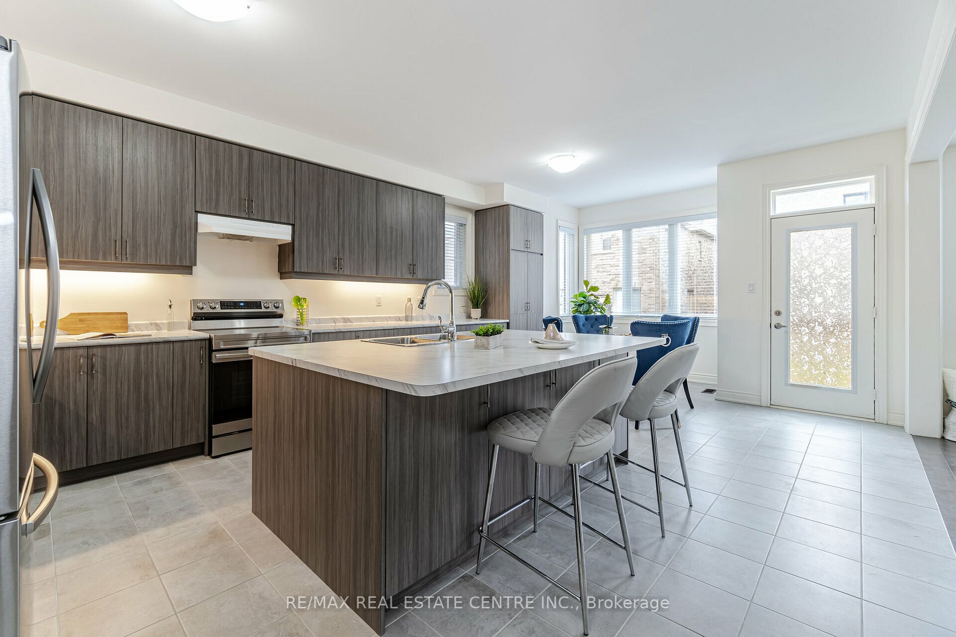 36 Sealey Ave