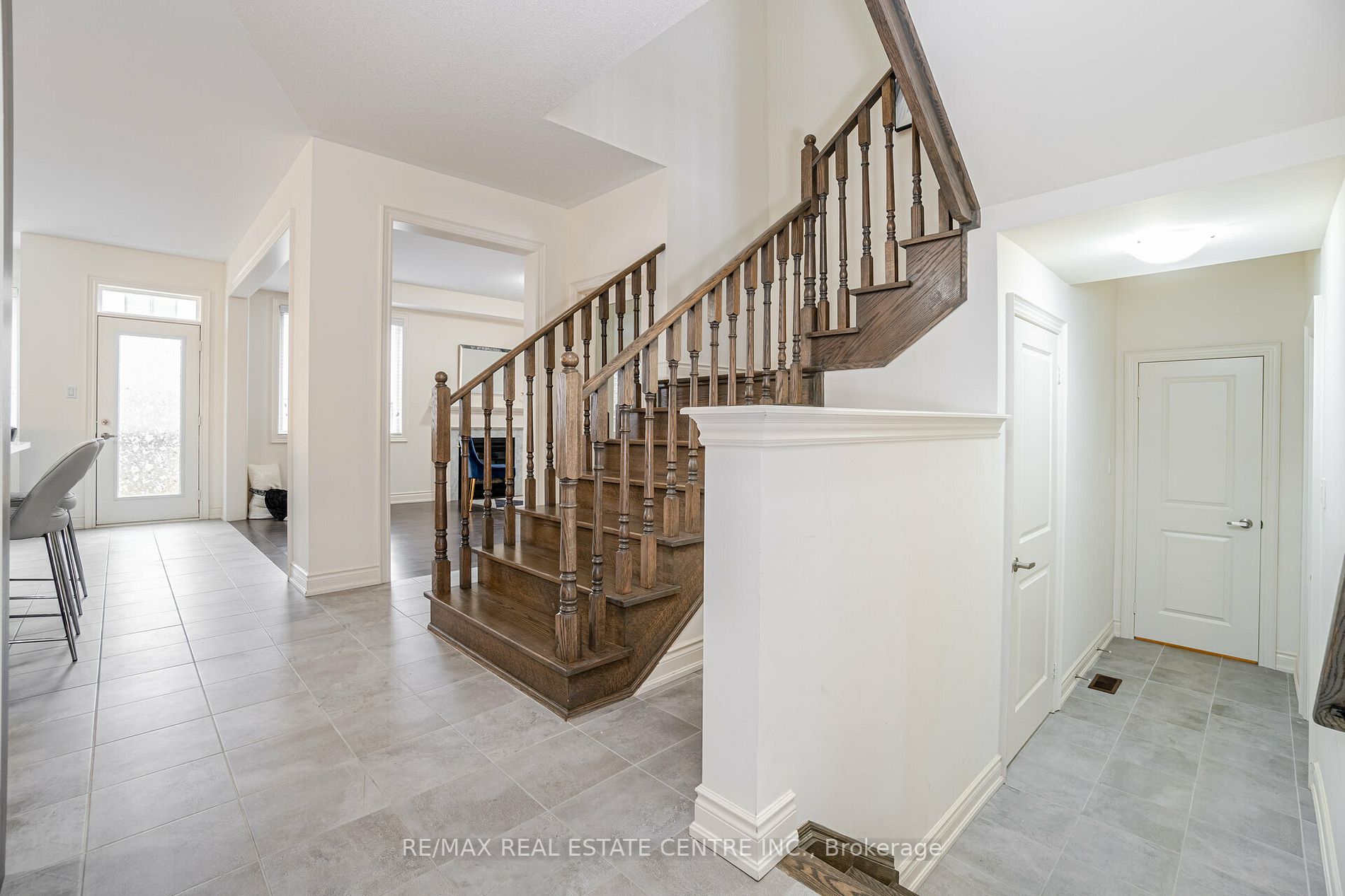 36 Sealey Ave