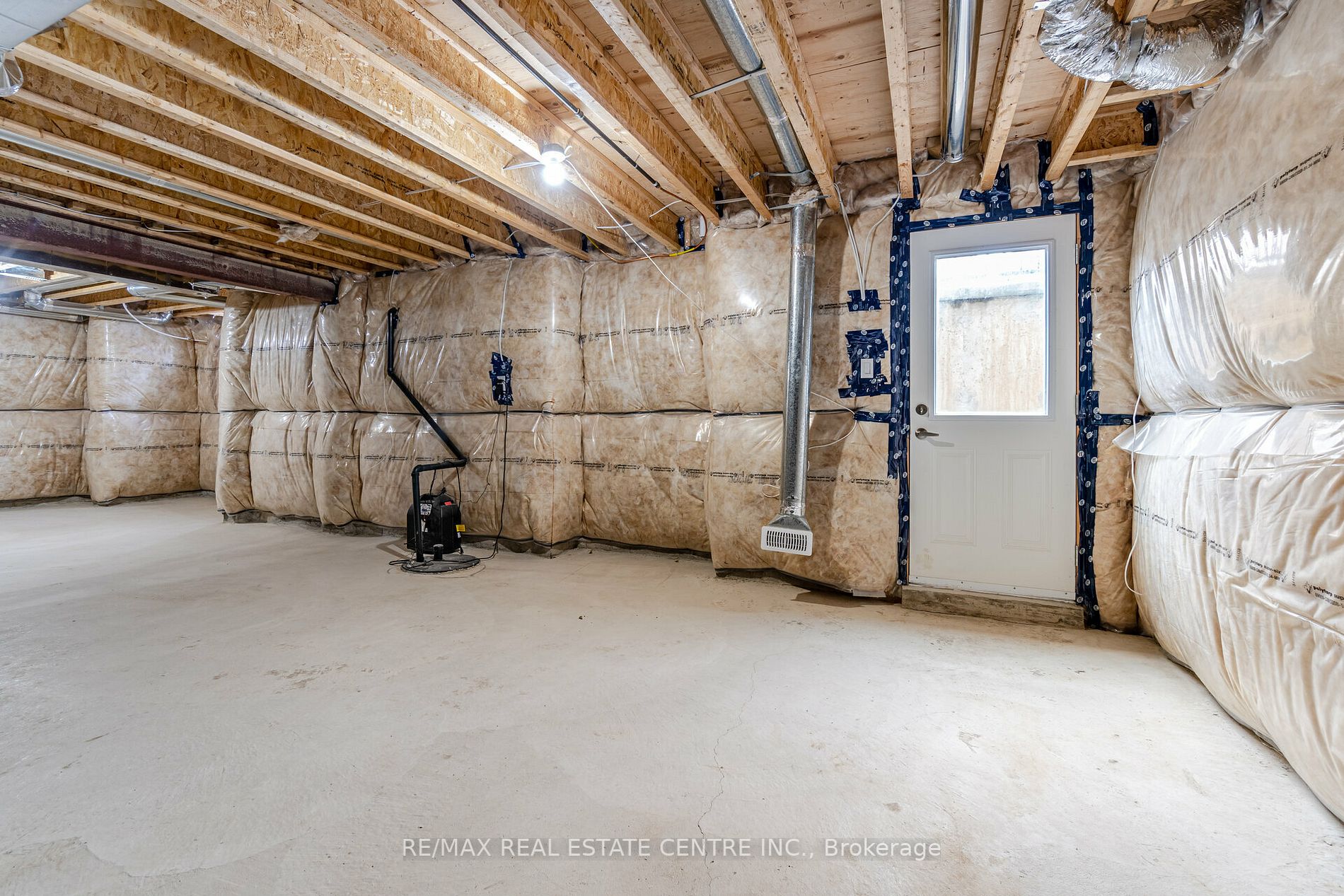 36 Sealey Ave