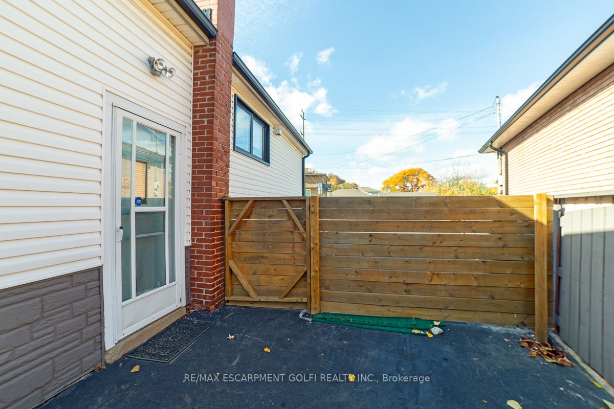 93 Rosedale Ave