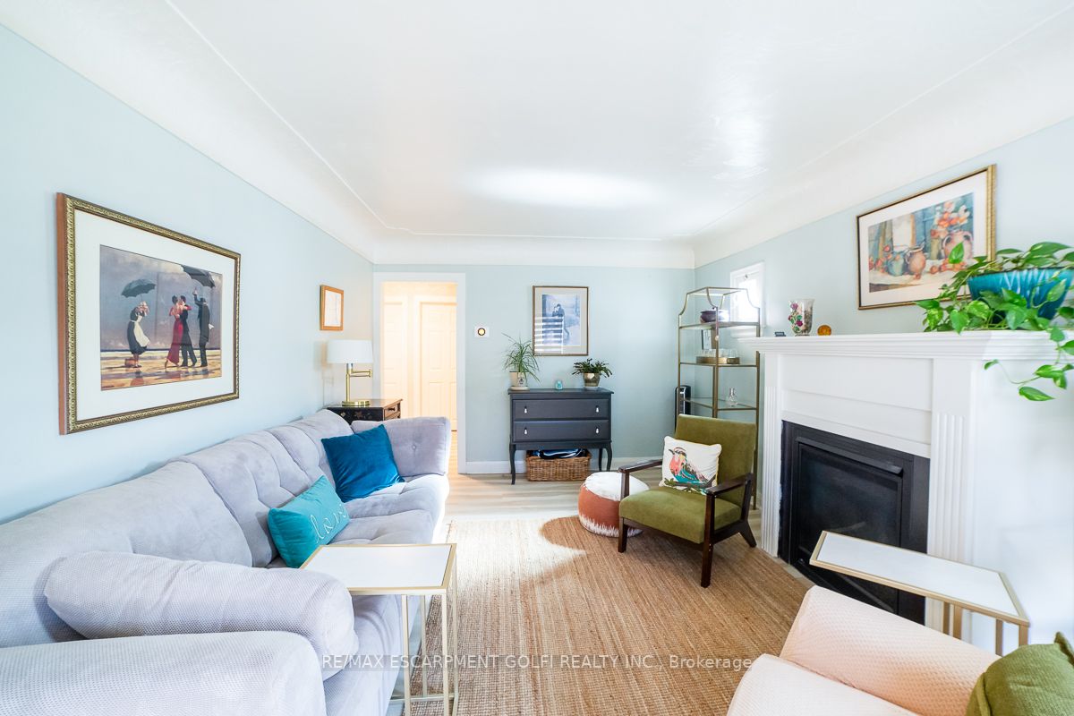 93 Rosedale Ave