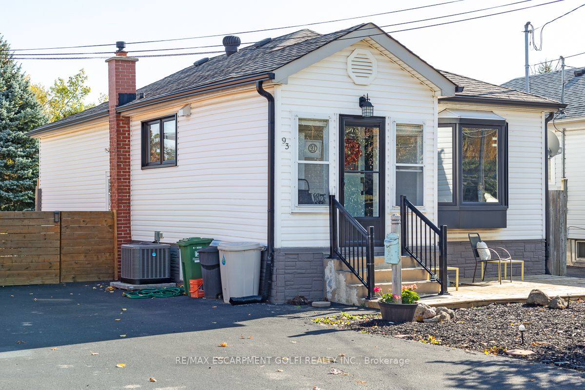 93 Rosedale Ave