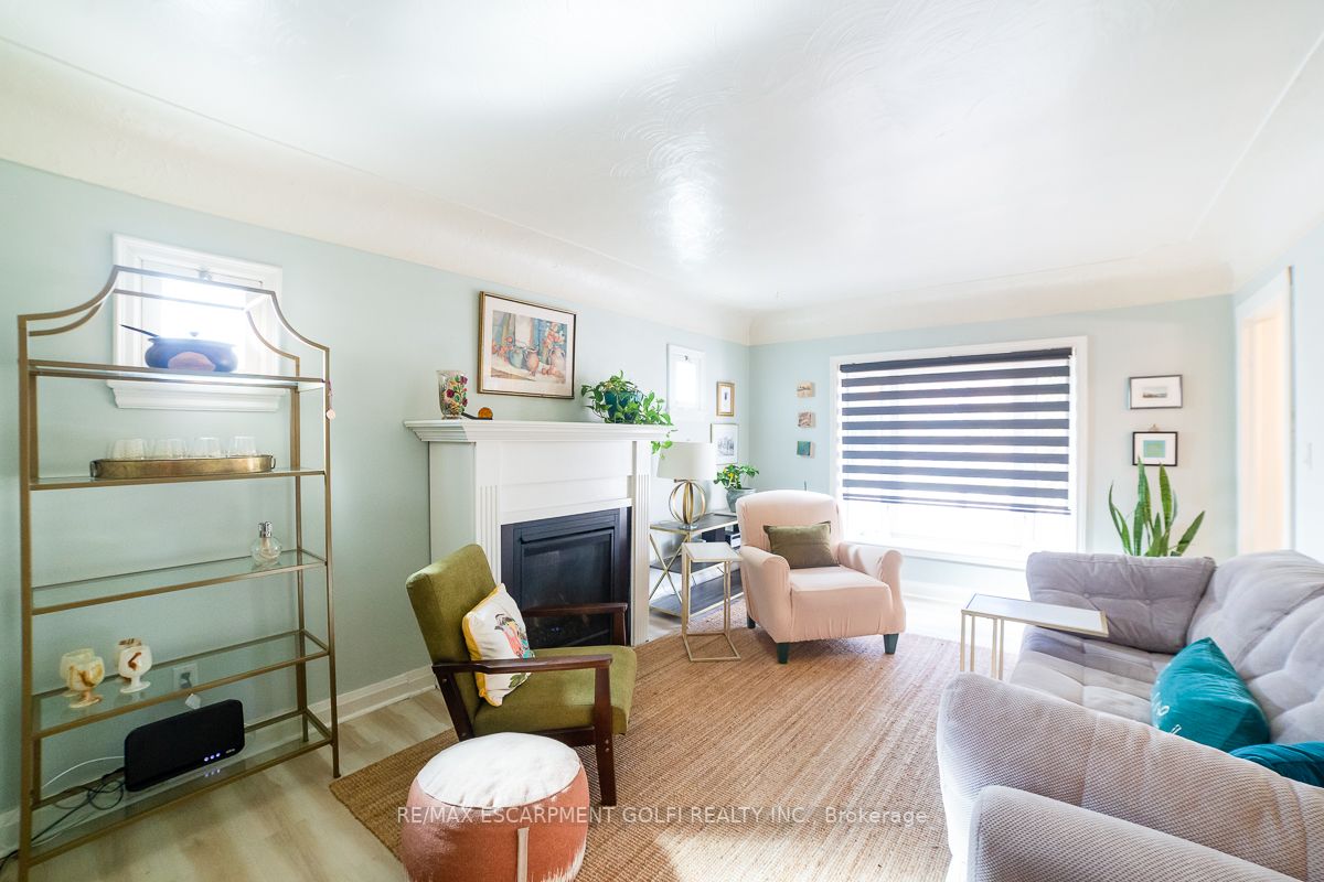 93 Rosedale Ave