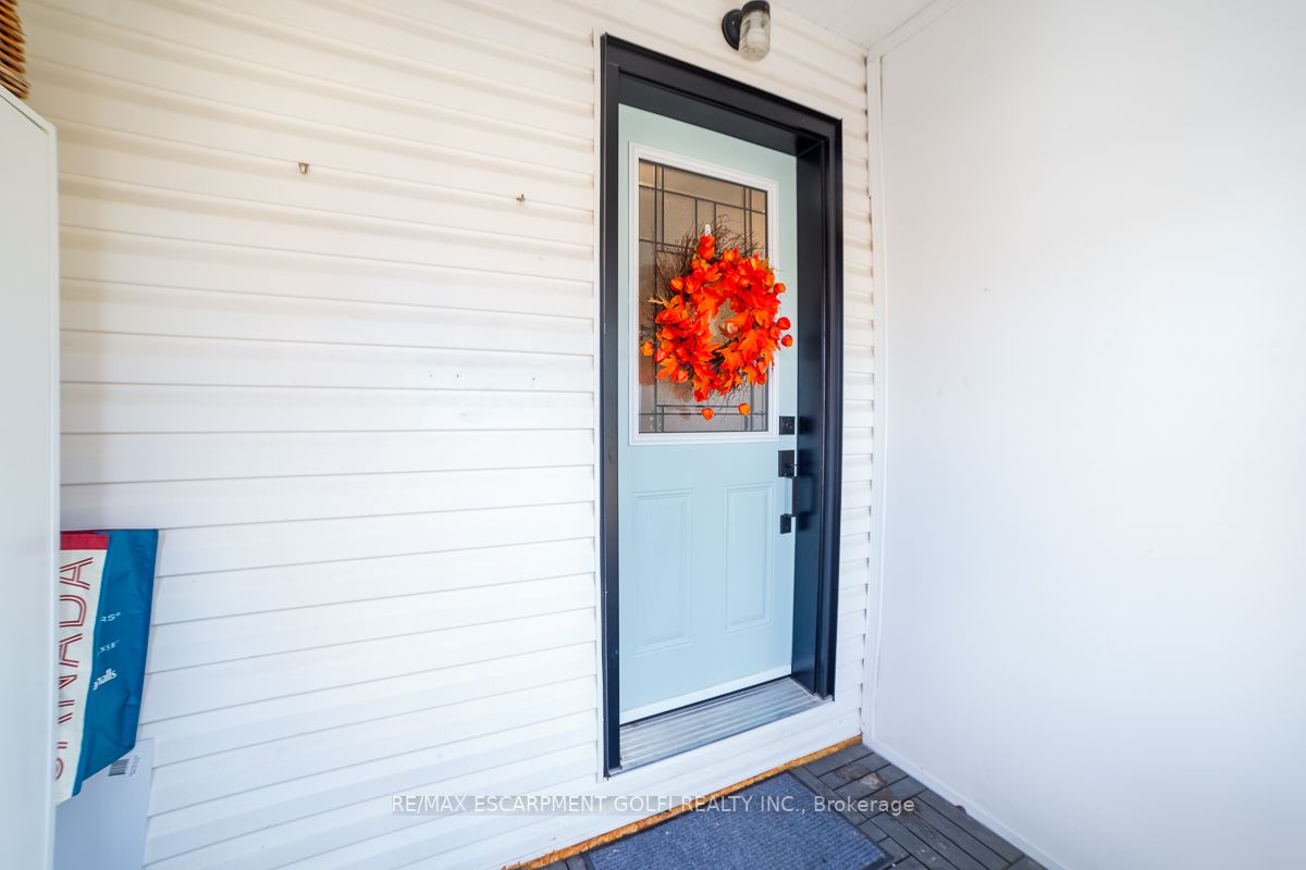 93 Rosedale Ave