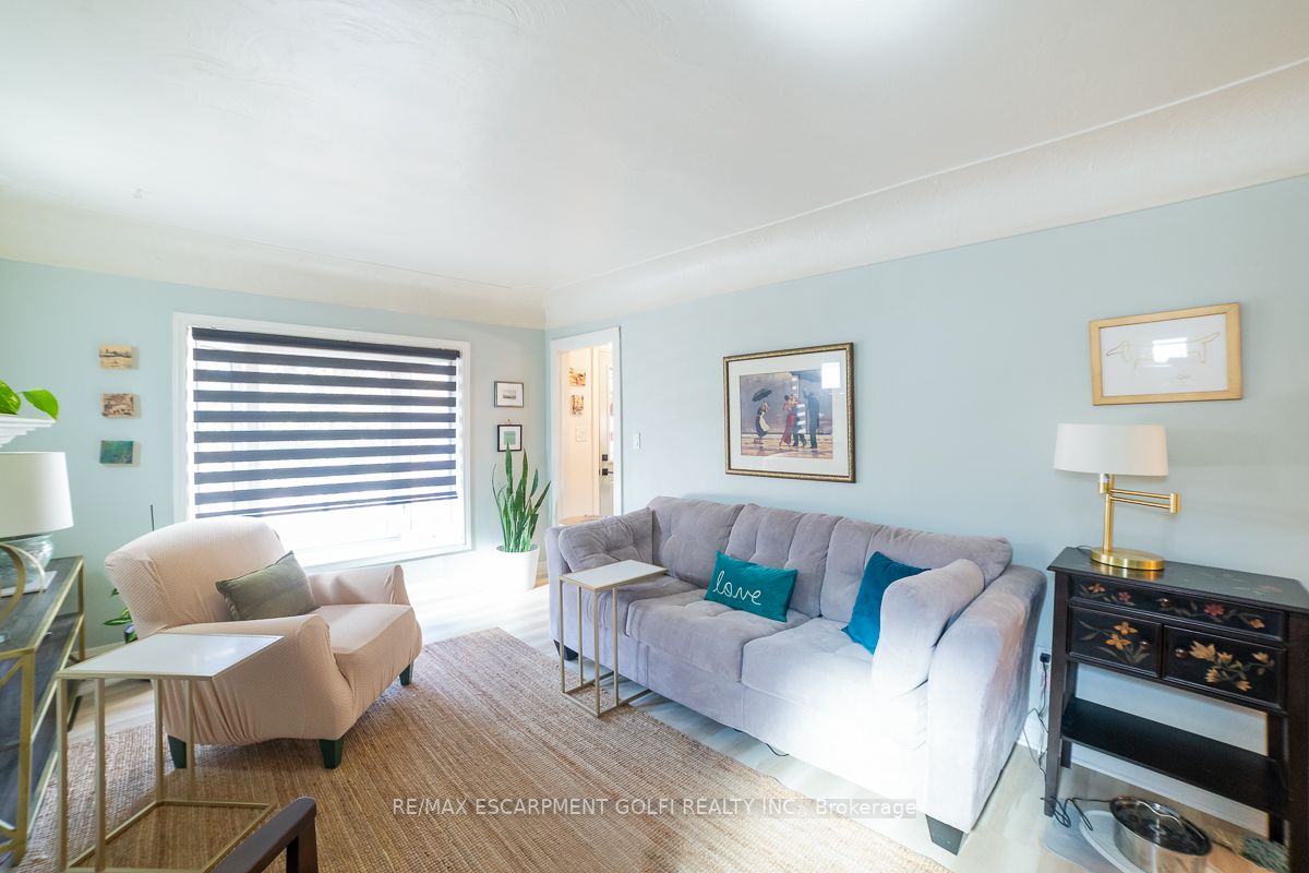 93 Rosedale Ave