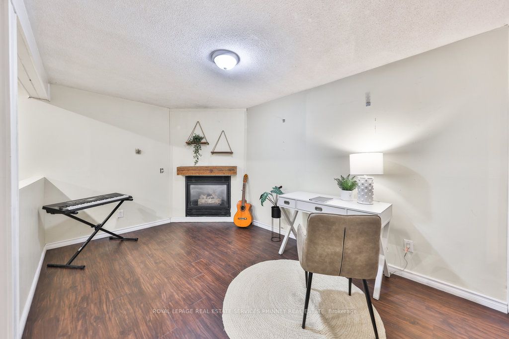 60 Steffler Dr
