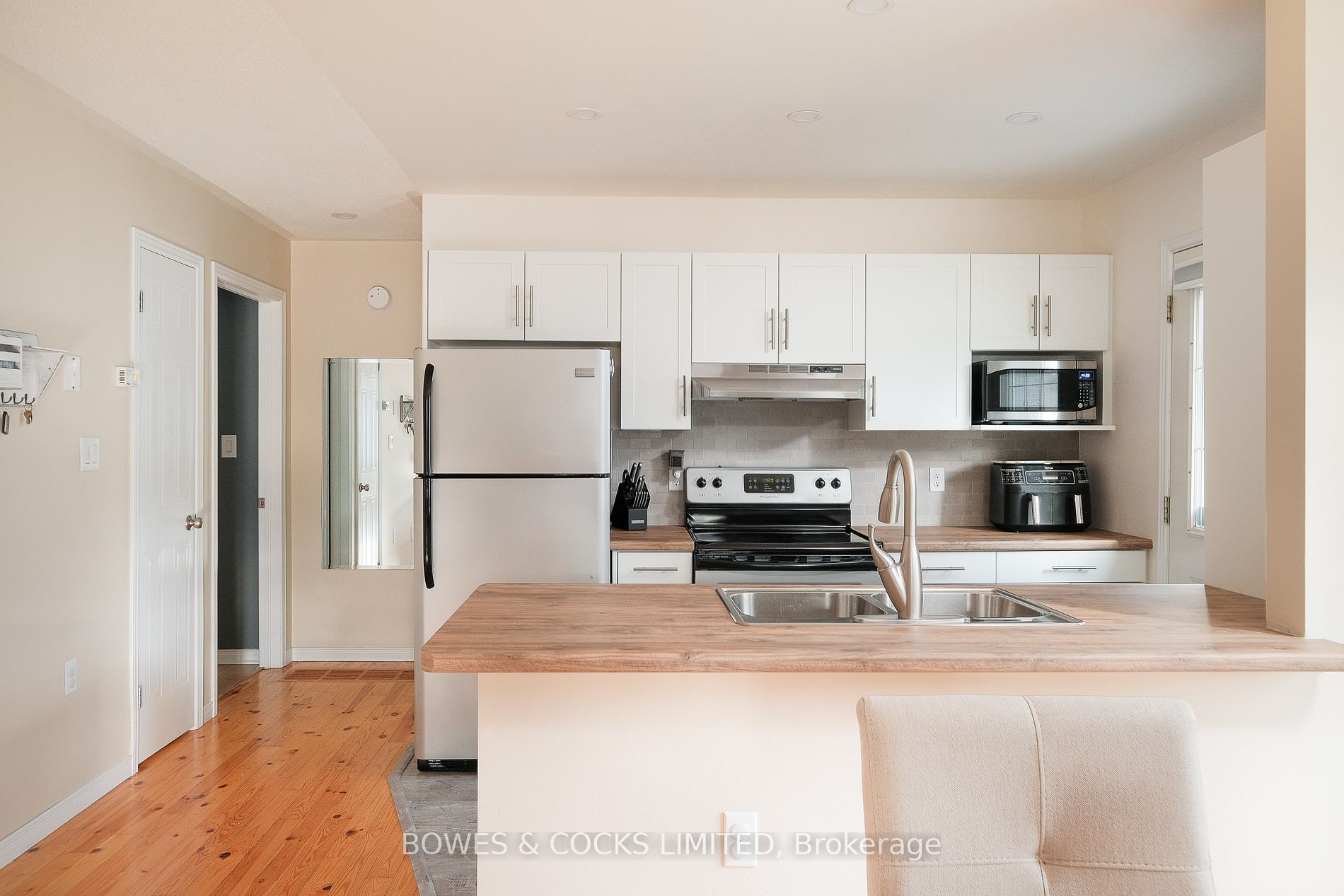 32 South Maloney Street