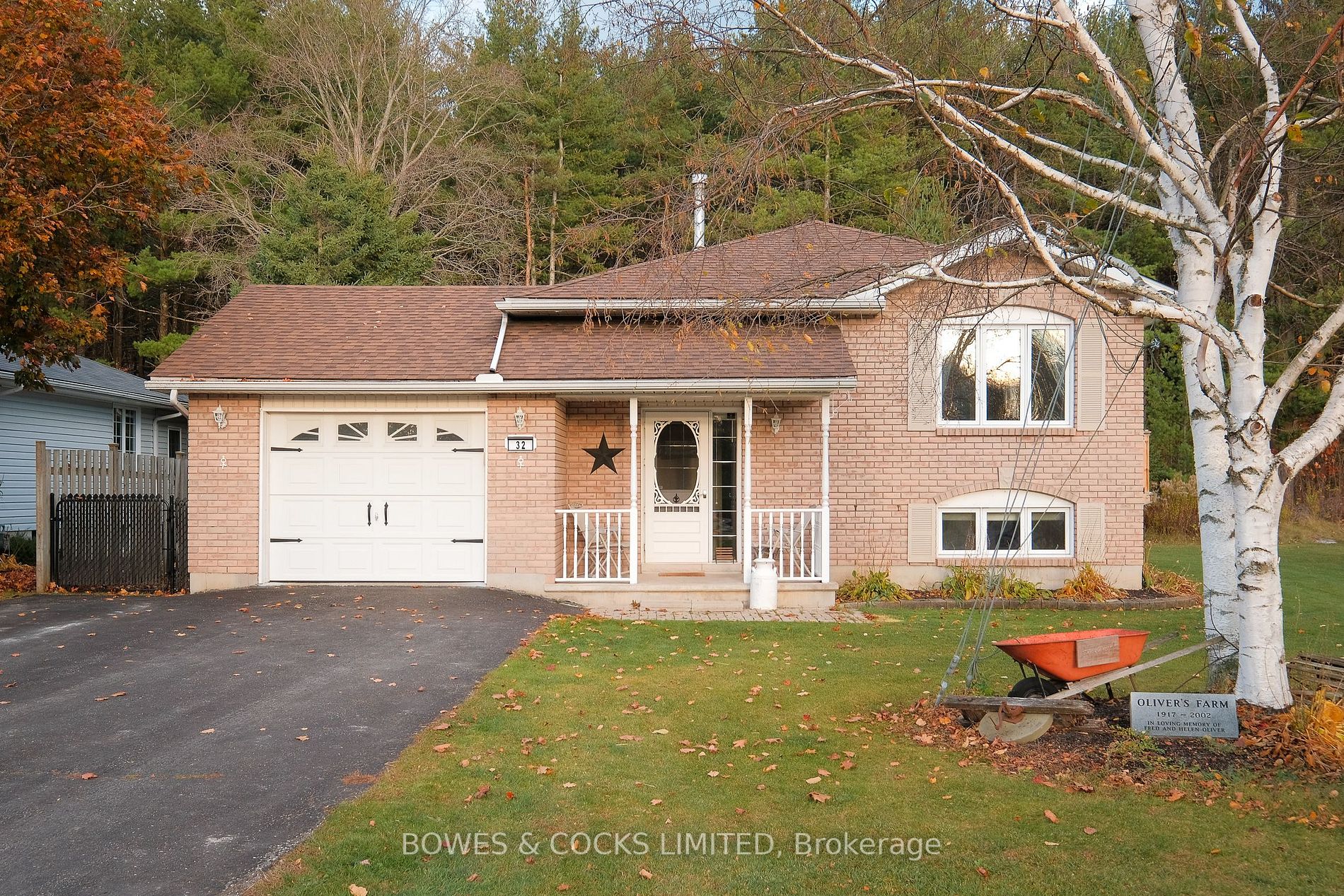 32 South Maloney Street