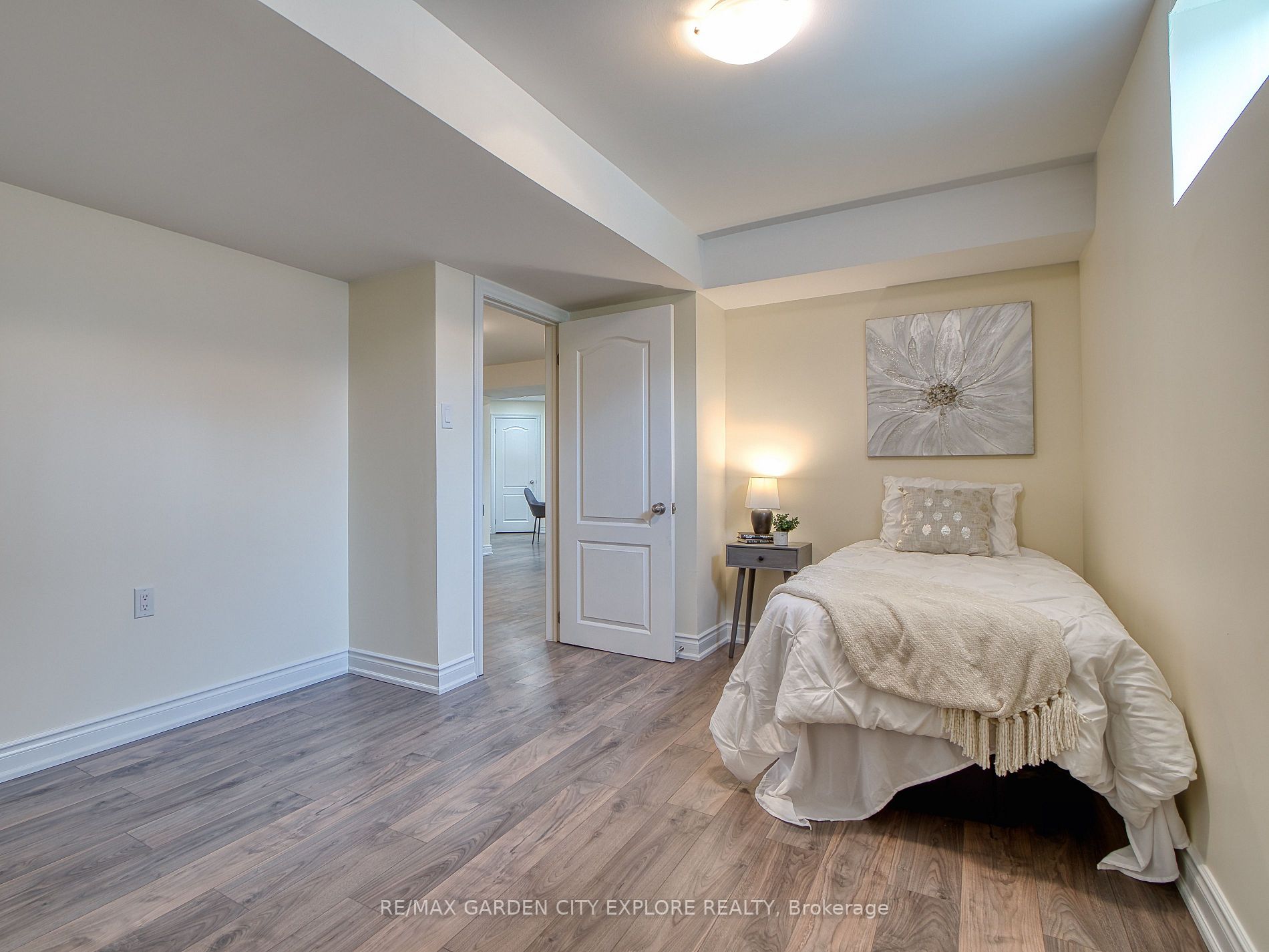 6343 Connor Cres
