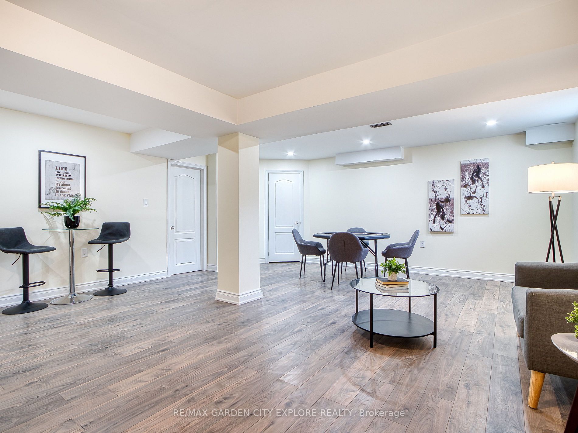 6343 Connor Cres