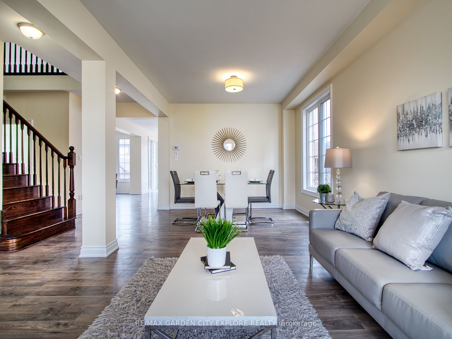 6343 Connor Cres