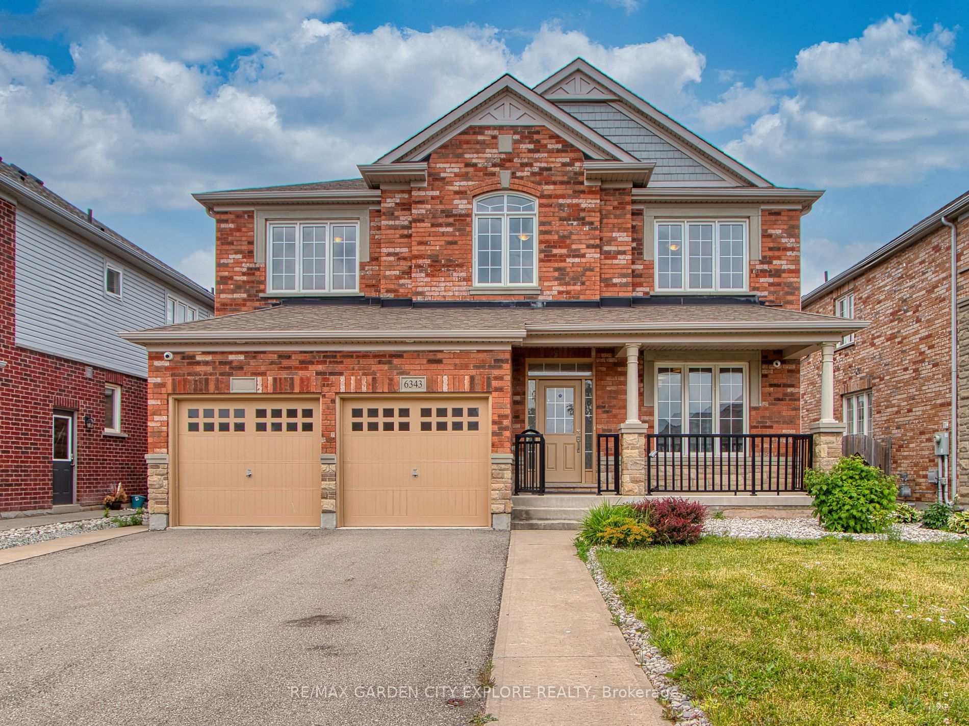 6343 Connor Cres