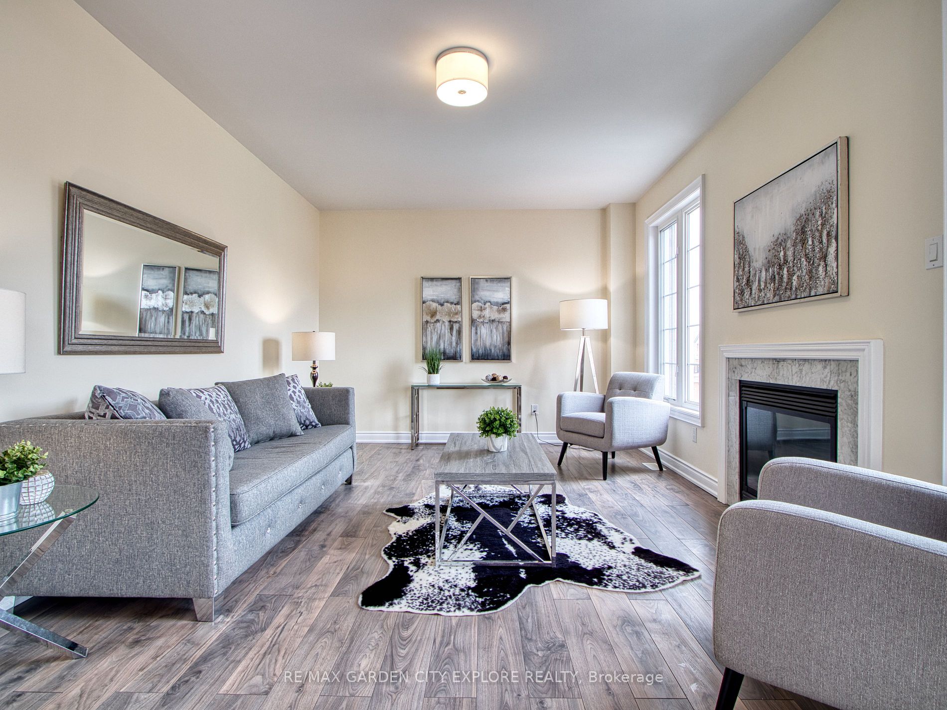 6343 Connor Cres