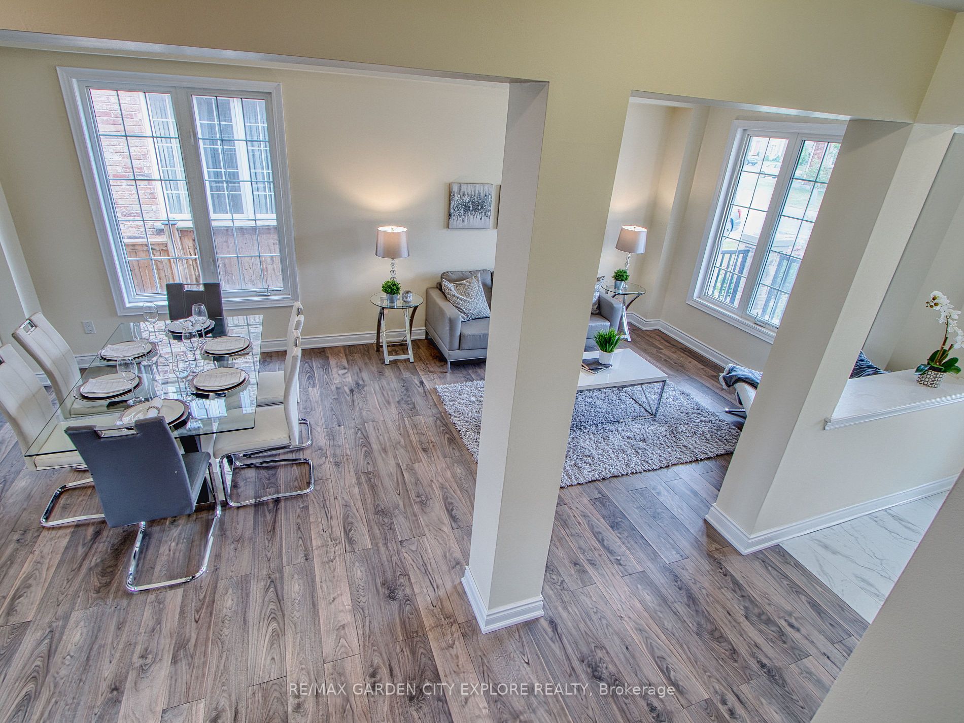 6343 Connor Cres