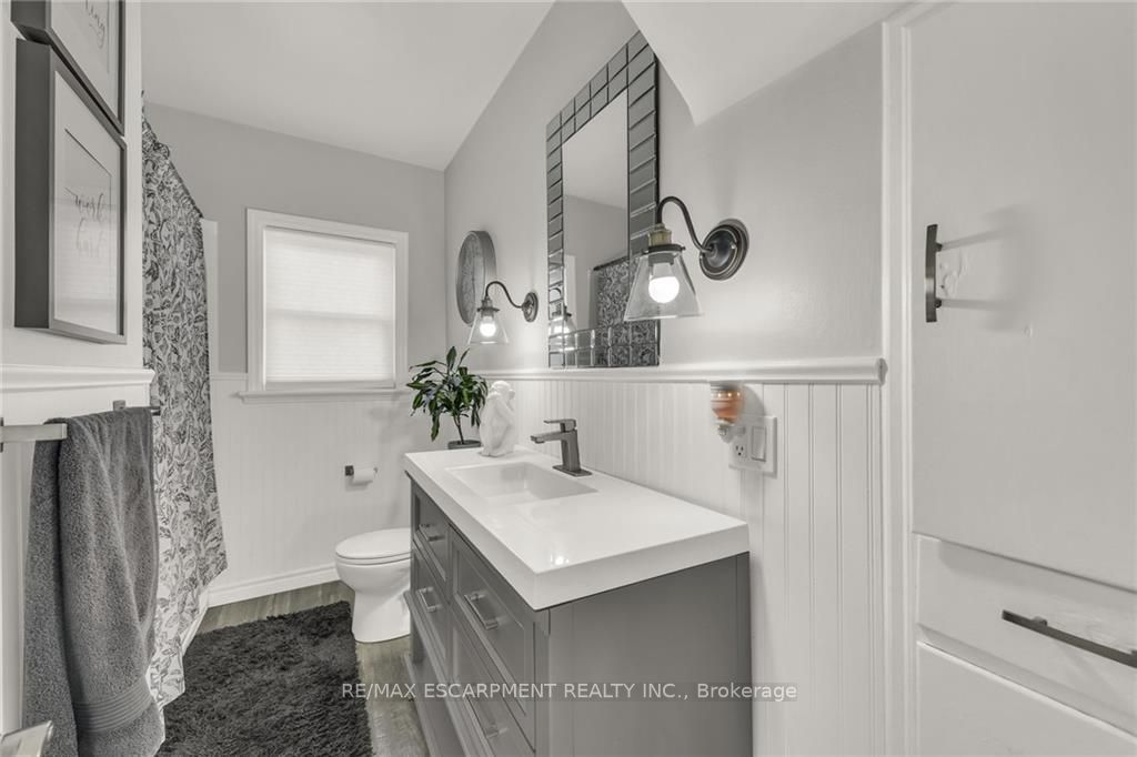 1671 12th Concession Rd