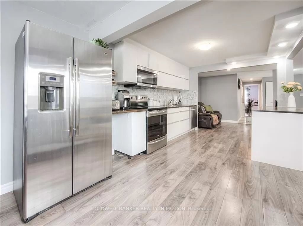 162 Carter Cres, #Upper