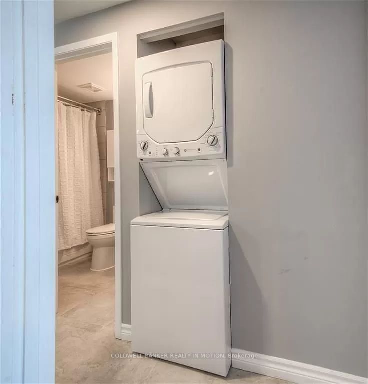 162 Carter Cres, #Upper