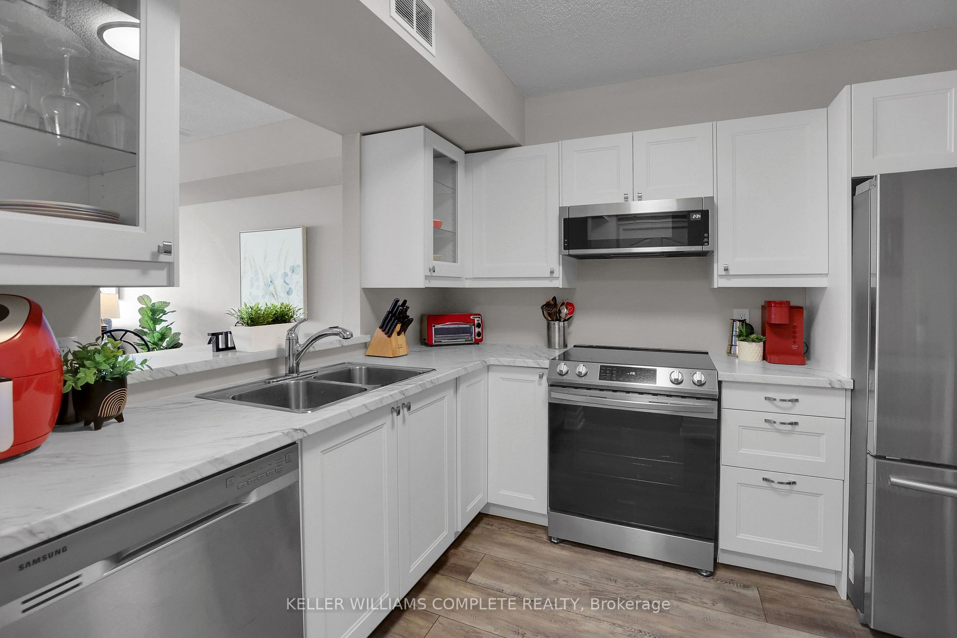 8111 Forest Glen Dr, #416