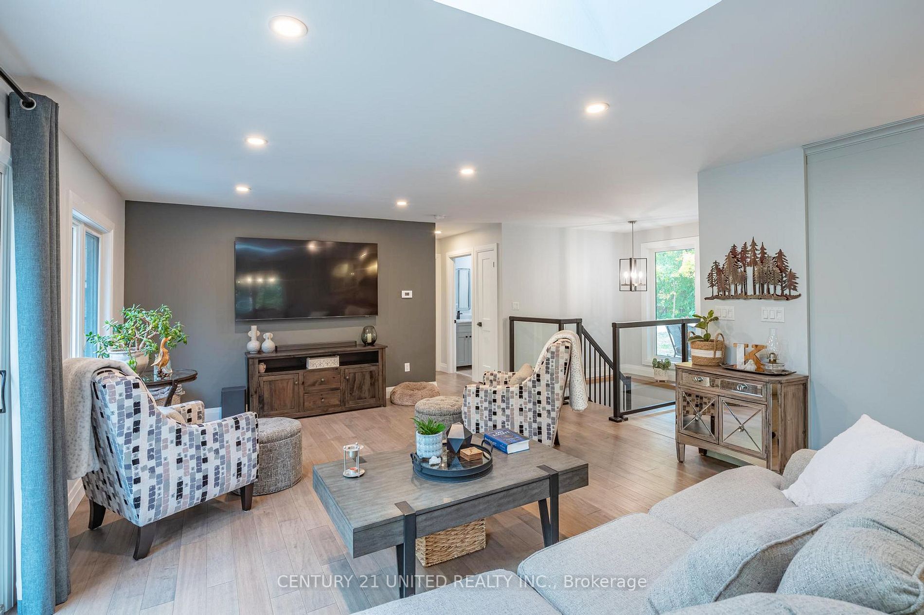 24 Cliffside Dr