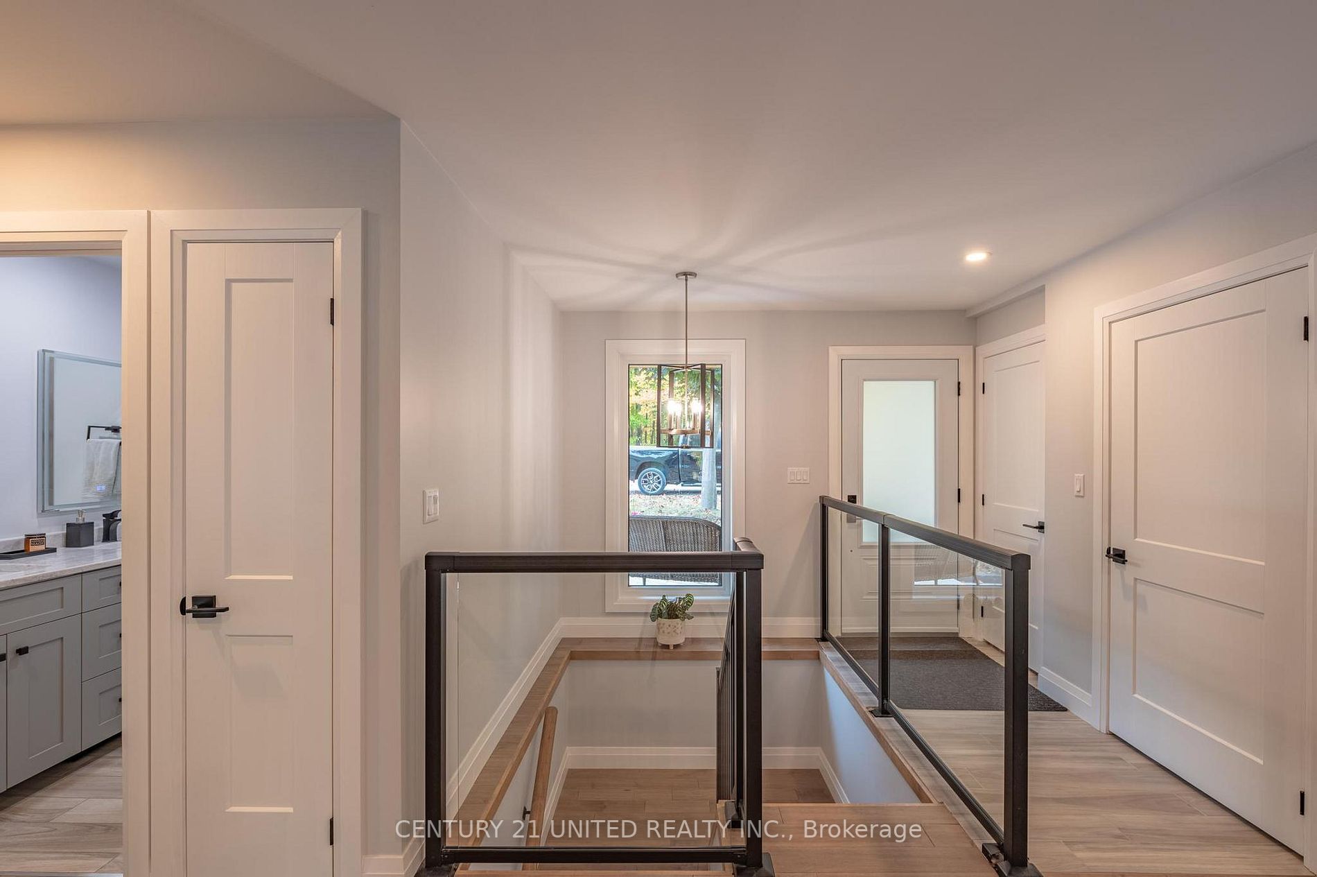 24 Cliffside Dr