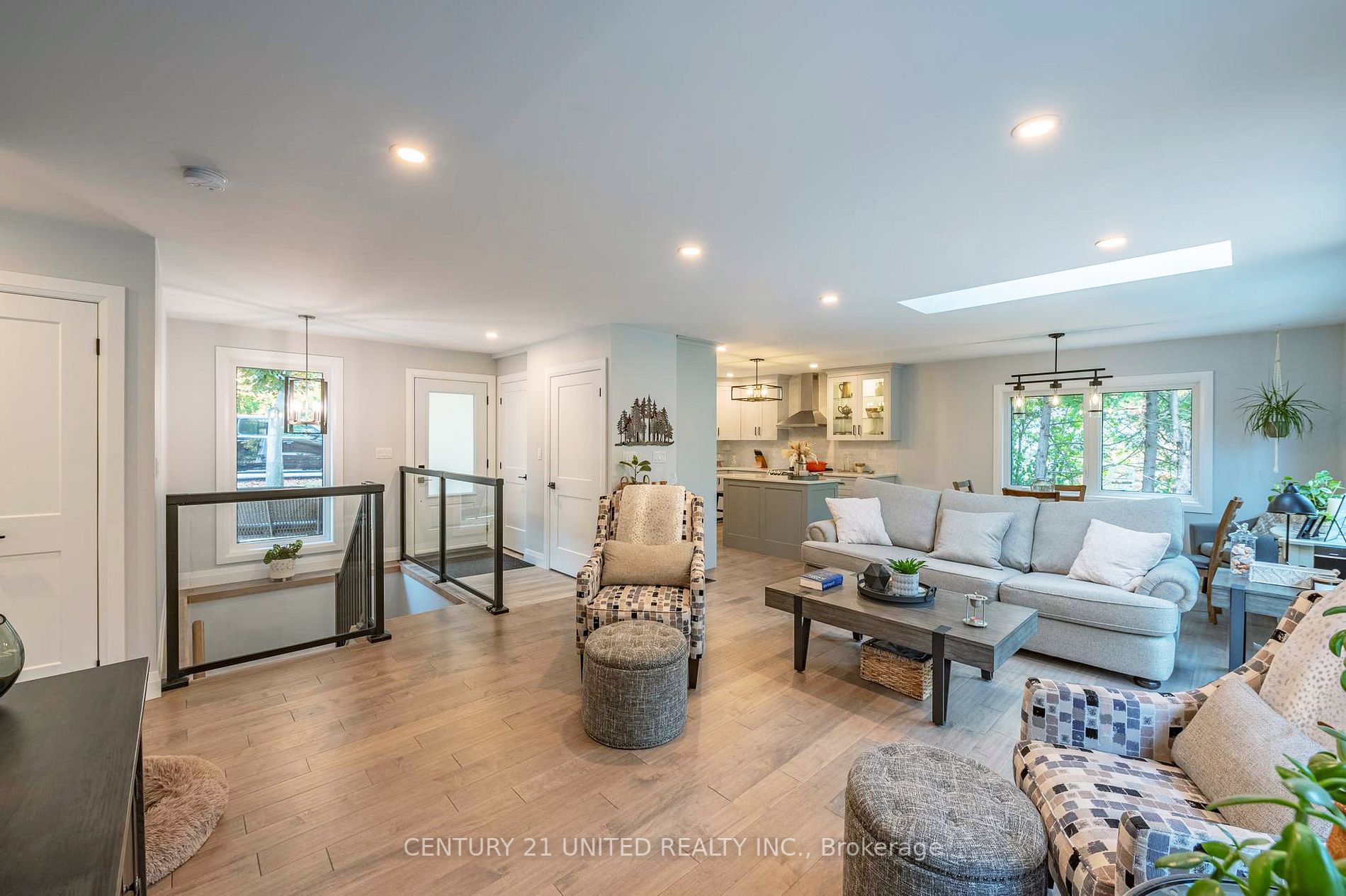 24 Cliffside Dr