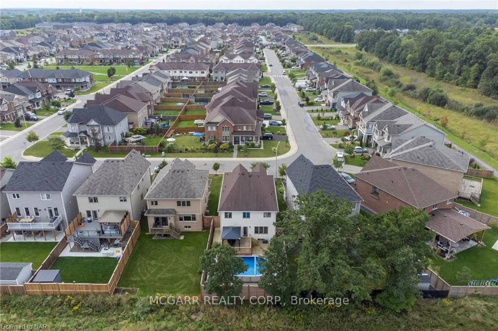 8561 Dogwood Cres