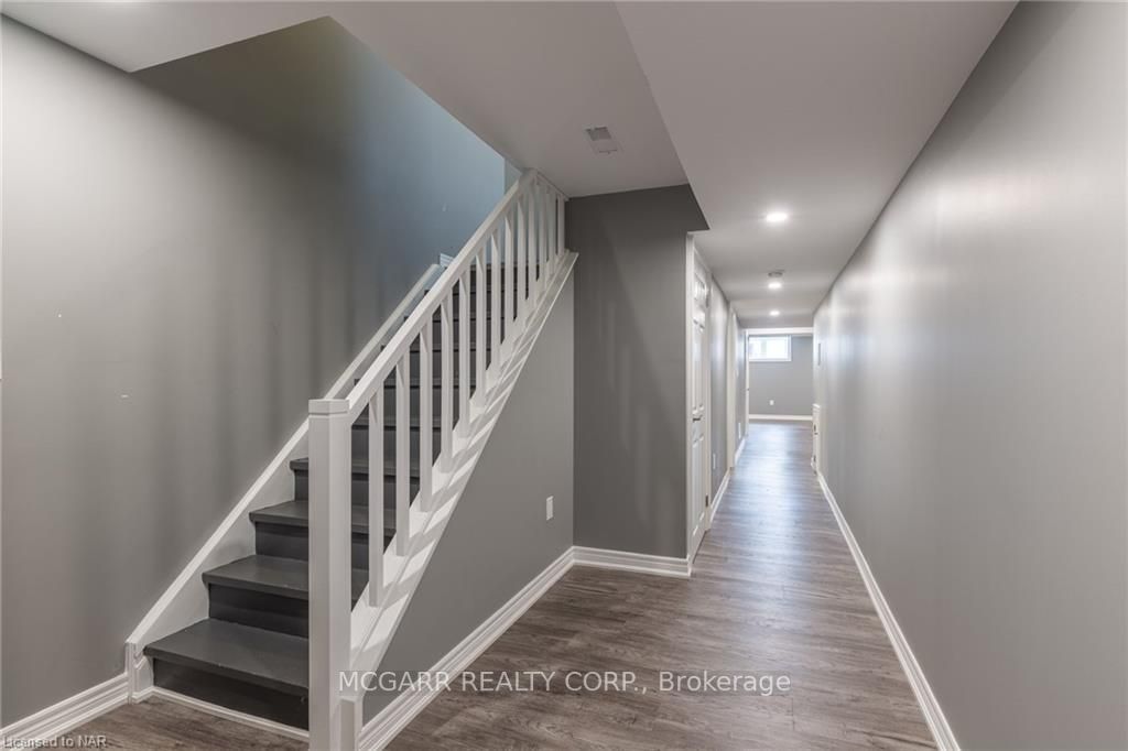 8561 Dogwood Cres