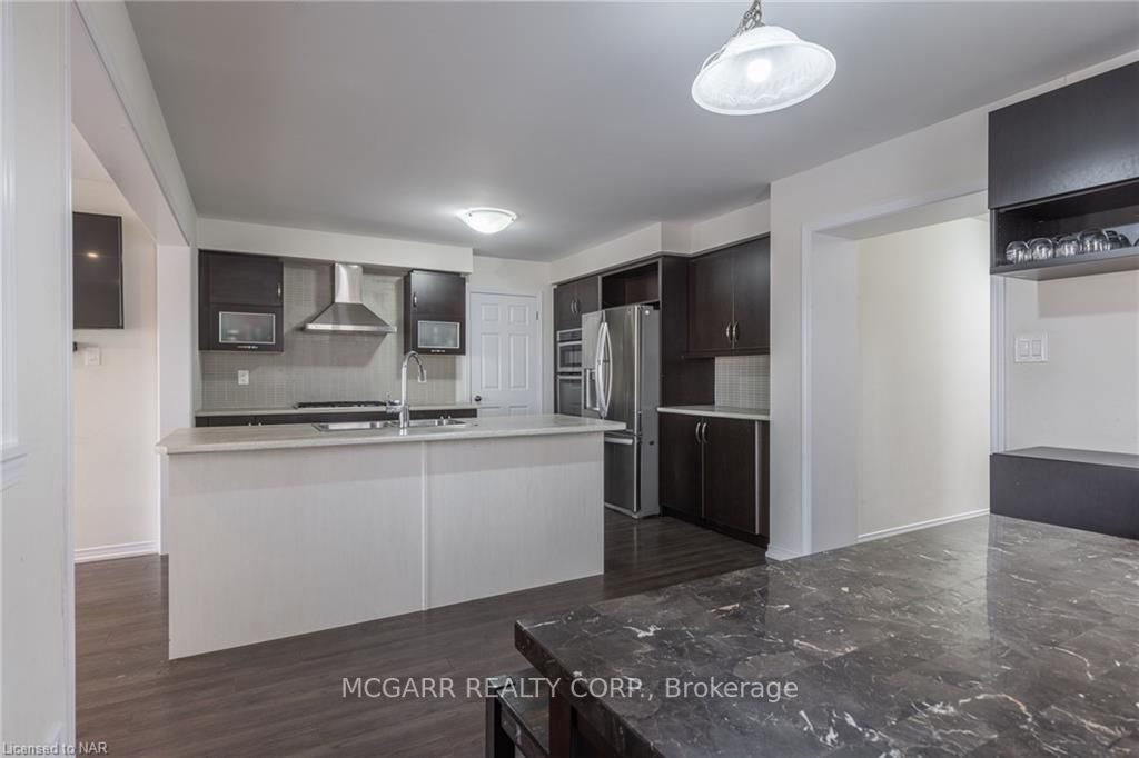 8561 Dogwood Cres