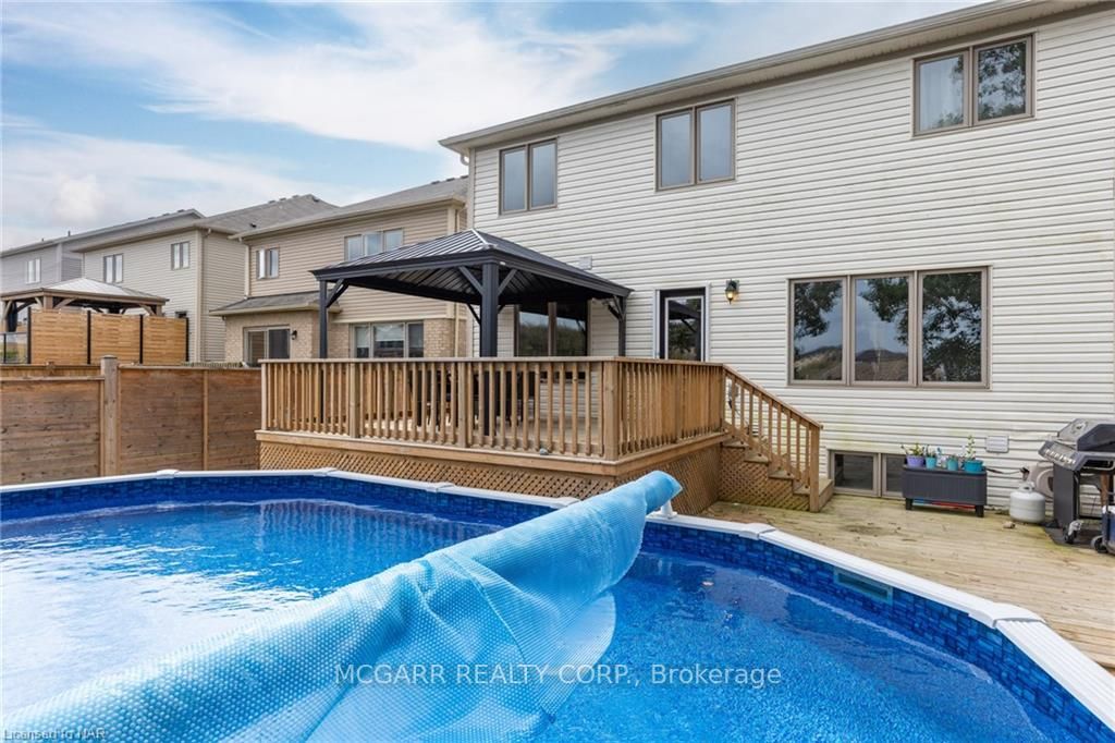 8561 Dogwood Cres