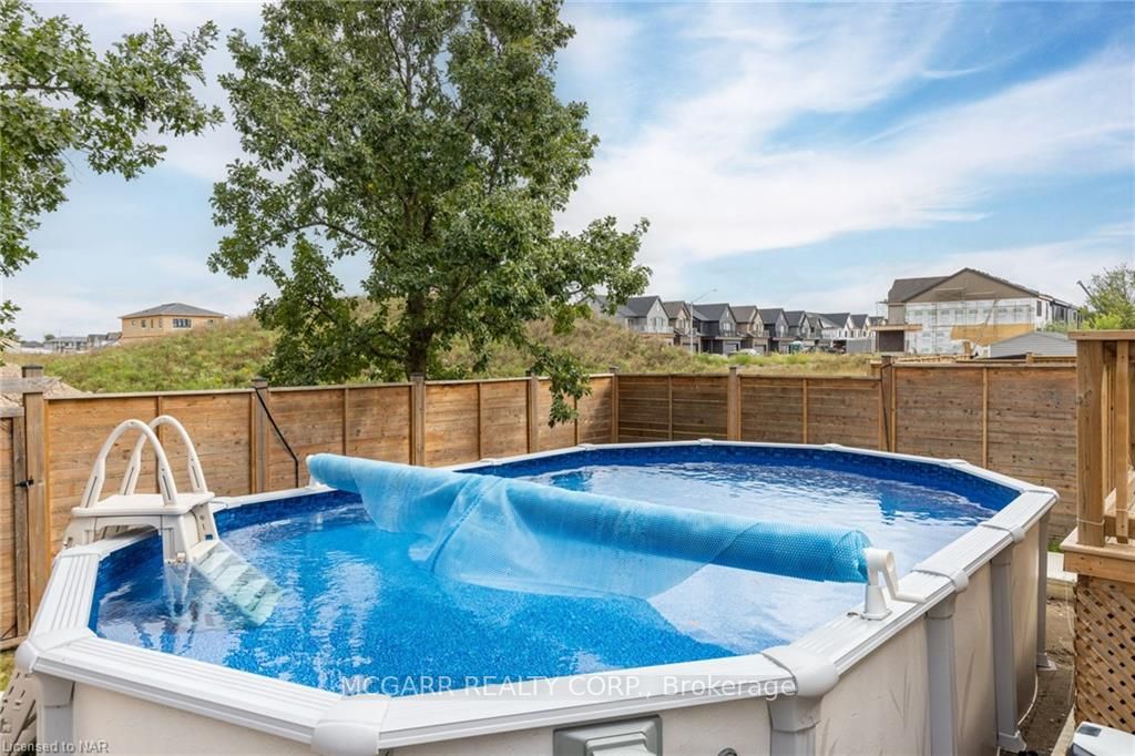 8561 Dogwood Cres