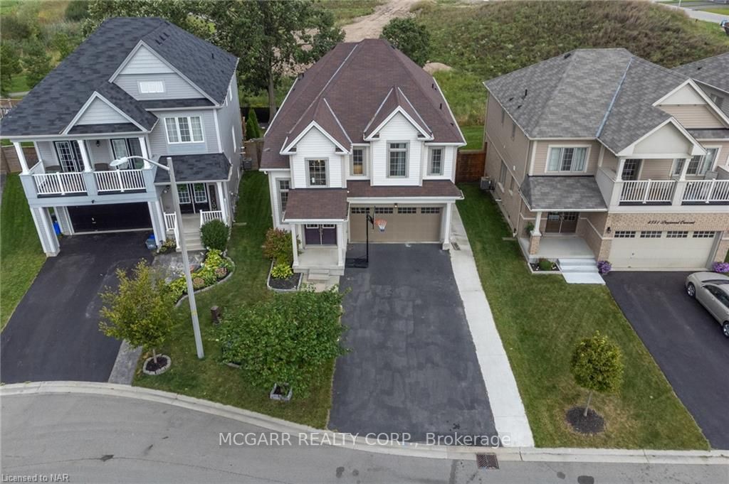 8561 Dogwood Cres