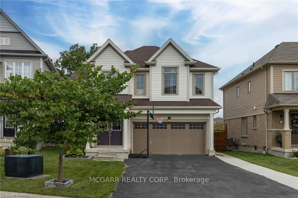 8561 Dogwood Cres